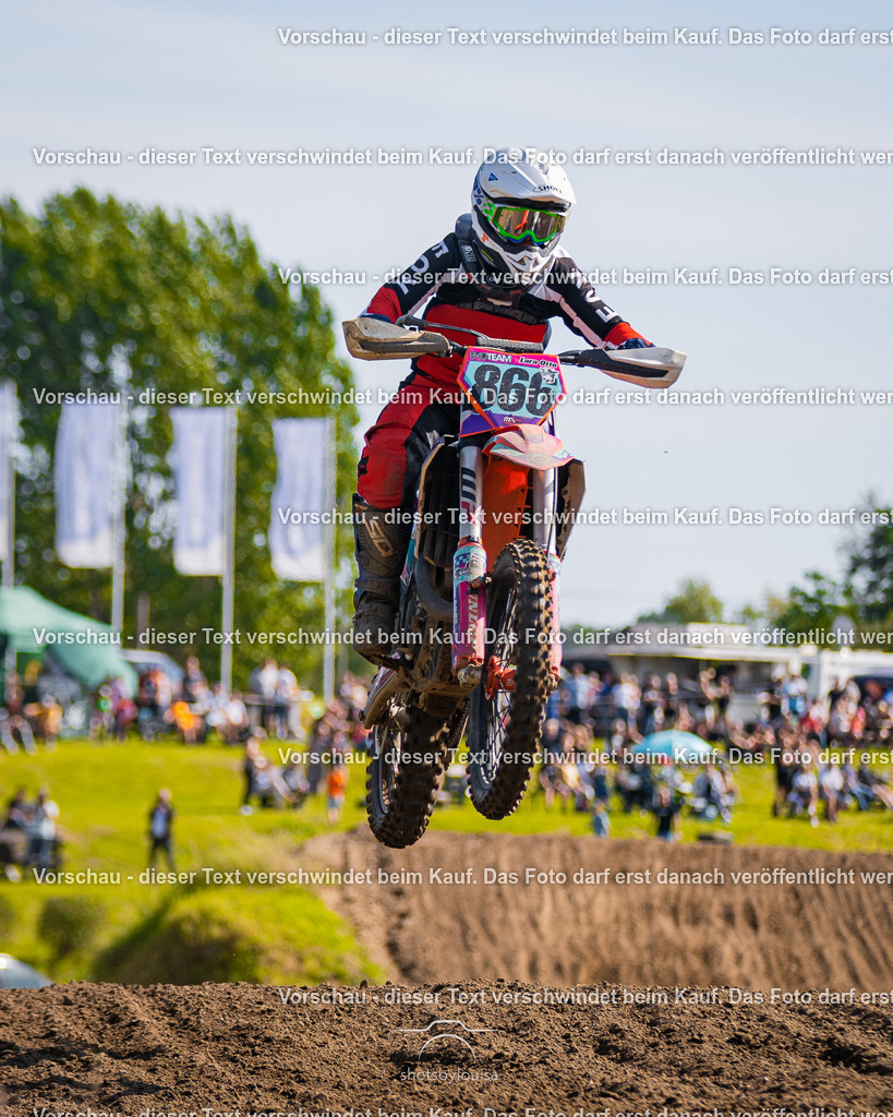 09_20_LM_Schenkenhorst-8696 | Sportfotografin aus Berlin-Brandenburg mit Fokus auf Motocross. Ich halte deine sportliche Leistung und echte Emotionen auf und neben der Strecke professionell fest. Entdecke die Fotos von deinem Rennen und bestelle sie direkt hier im Shop.