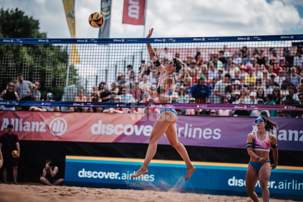 Beachvolleyball | Frauen | Allianz German Beach Tour 2025 | Tourstop München | 12.07.2025 | Sandra Ittlinger beim Angriff
