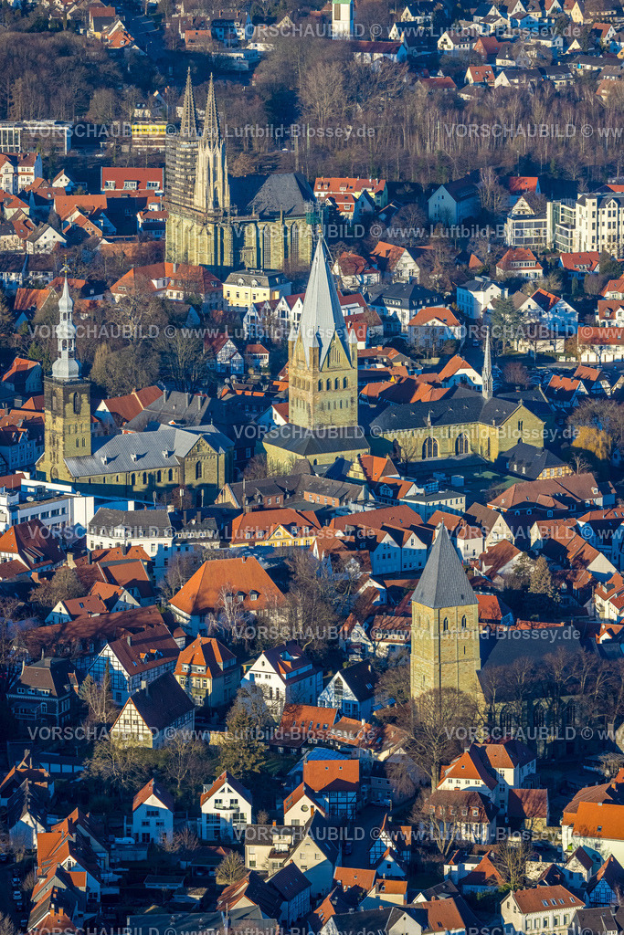 Soest230206314 | Luftbild, Altstadt mit evang. Kirche Sankt Maria zur Wiese (Wiesenkirche), St. Patrokli-Dom, St. Petri Alde Kerke und Sankt Pauli Kirche, Soest, Soester Börde, Nordrhein-Westfalen, Deutschland
