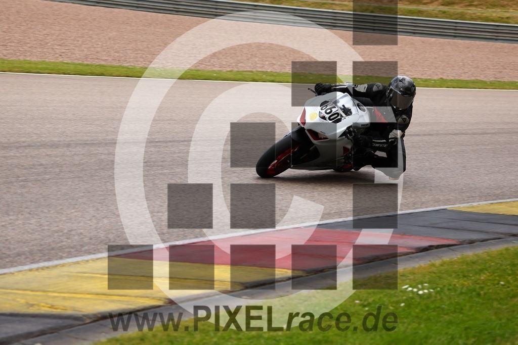 0660-20250526_03943 | Schöne Erinnerungen an spannende Momente - das festzuhalten ist unser Job. PIXELrace.de ist seit 2003 auf den Rennstrecken Europas unterwegs um die Action draußen beim Fahren und die wunderbare Stimmung imm Fahrerlager für euch einzufangen.