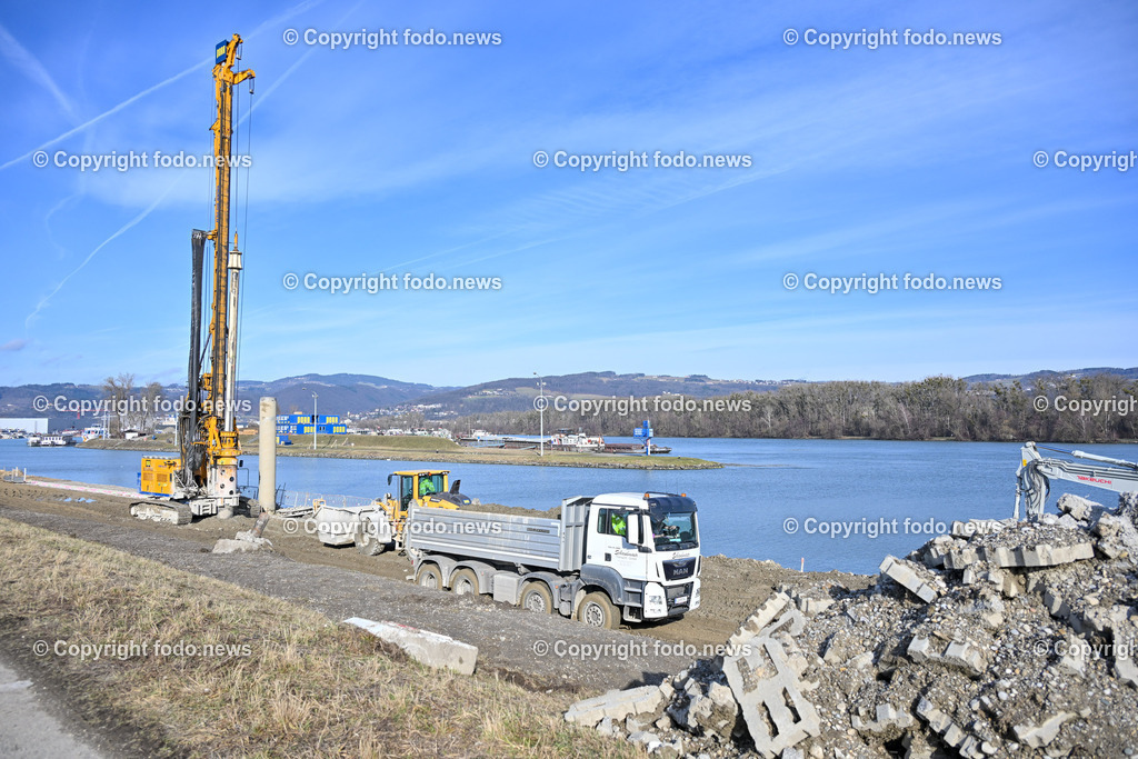 Spatenstich Hochwasserschutz Hafen Linz_ 06.2024_-12 | 06.02.2024, Hafen Linz, AUT, Spatenstich Hochwasserschutz Hafen Linz, Ein Jahrhundertprojekt, im Bild Baustelle zur Errichtung des Hochwasserschutz, Tor, Donau, Hafen, Industriehafen