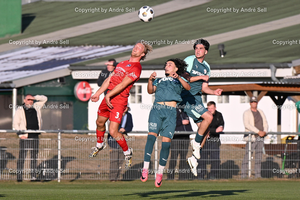 PSV Neumünster vs TSB Flensburg | Ayoub Assameur (PSV #8) &amp; Devin Ceyhan (PSV #14) vs Cosmo Nitsch (TSB #3) / Fußball-Oberliga Männer 2026/2027 / PSV Neumünster vs TSB Flensburg / PSV Stadion Platz A / Neumünster / 07.08.26 - Realisiert mit Pictrs.com