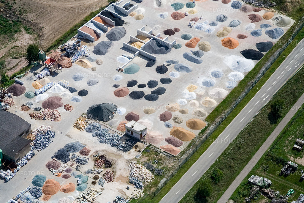 Luftbild: Graben-Neudorf, Fa. Gartenkies, Badische Terrazzo Handelsgesellschaft mbH Huttenheimer Landstraße 2-6 im Ortsteil Neudorf in Graben-Neudorf im Bundesland Baden-Württemberg in Deutschland. Foto: IMG_12773.jpg vom 24.08.2008 durch Werner Riehm/FLY-FOTO.de
