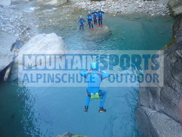 P2010067 | Bestelle die Bilder deines Berg- oder Wasser-Abenteuers mit Mountain Sports bequem von zu Hause aus direkt über unseren Online Fotoshop von pictrs.com. - Realisiert mit Pictrs.com