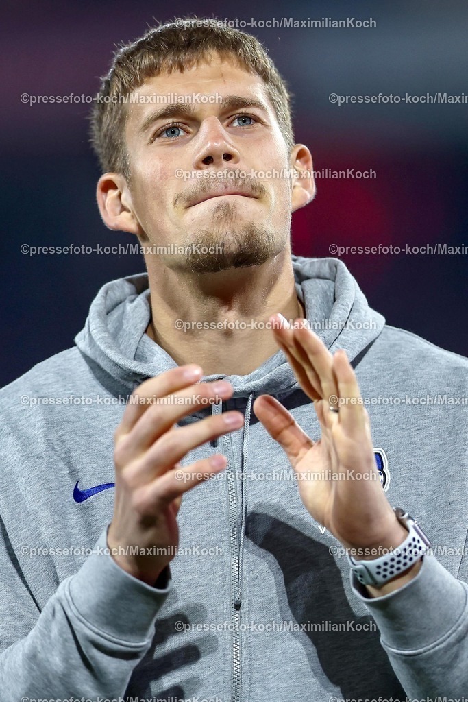 1FC05042502246 | 05.04.2025, Fußball, 1. FC Köln - Hertha BSC, 2.. Fußball Bundesliga, 28. Spieltag, RheinEnergie-STADION, Saison 2024 2025: Freude nach dem Sieg. Oliver Rölke (Hertha BSC #40) DFB regulations prohibit any use of photographs as image sequences and or quasi-video.