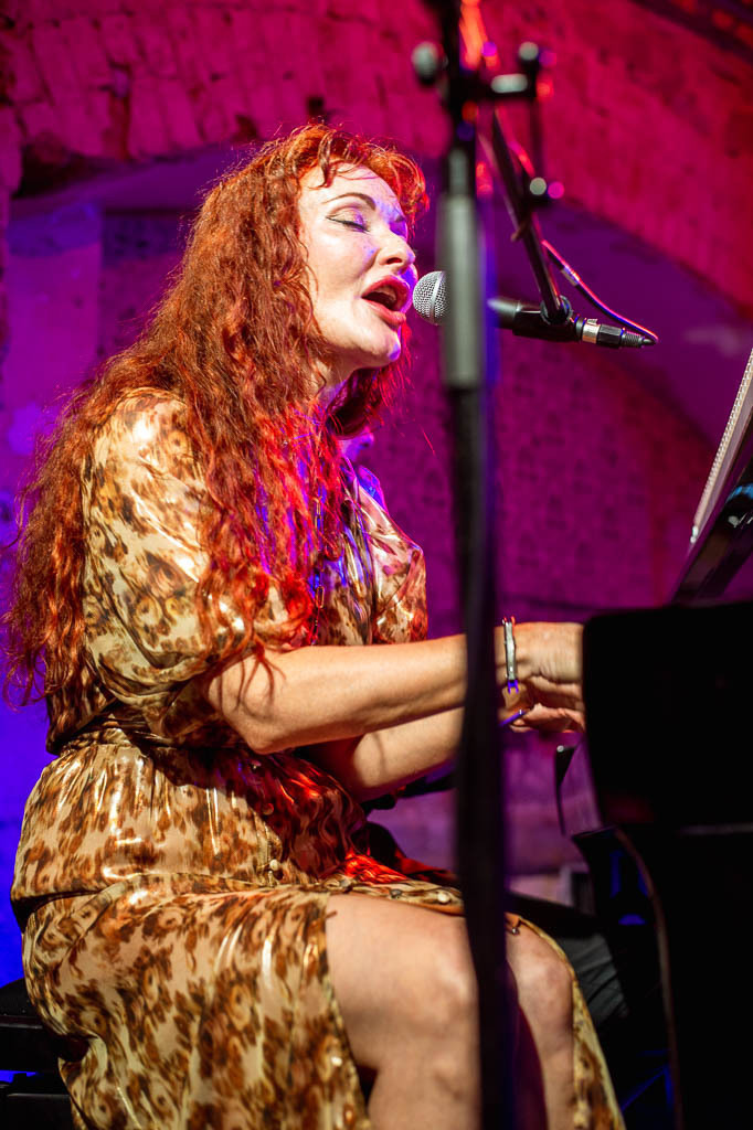 Maria Markesini Konzert | Maria Markesini meets Klazz Brothers im Forte Belvedere Leisnig zum Festival Hallo Leisnig 2022. - Realisiert mit Pictrs.com