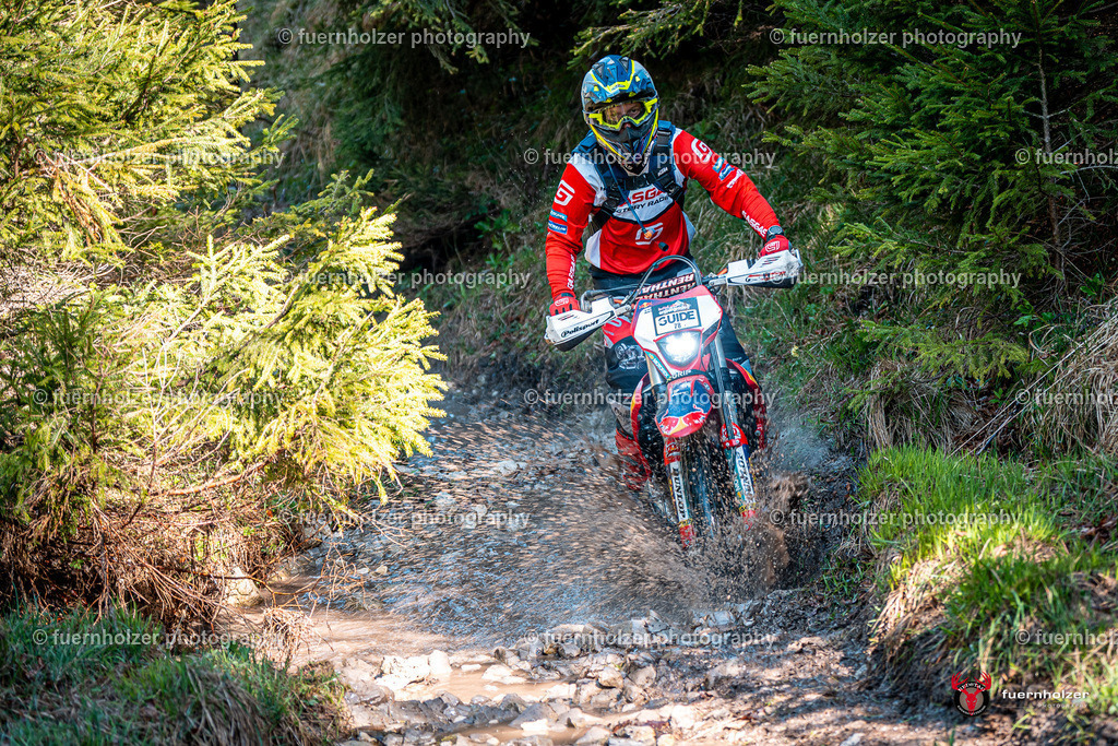 fuernholzer_250501-C2-54-2 | Fotografische Impressionen von der Red Stag Enduro Extreme by fuernholzer-photography.com. Endurosport in Österreich fotografisch festgehalten von fuernholzer. Auftragsfotografie für Private, Gewerbefotos und Industriefotografie. Eventfotografie, Sportfotografie und Motorsportfotografie. Anbieter von Fotoworkshops, Fototraining, fotografischen Vorträgen und Fotoseminaren.