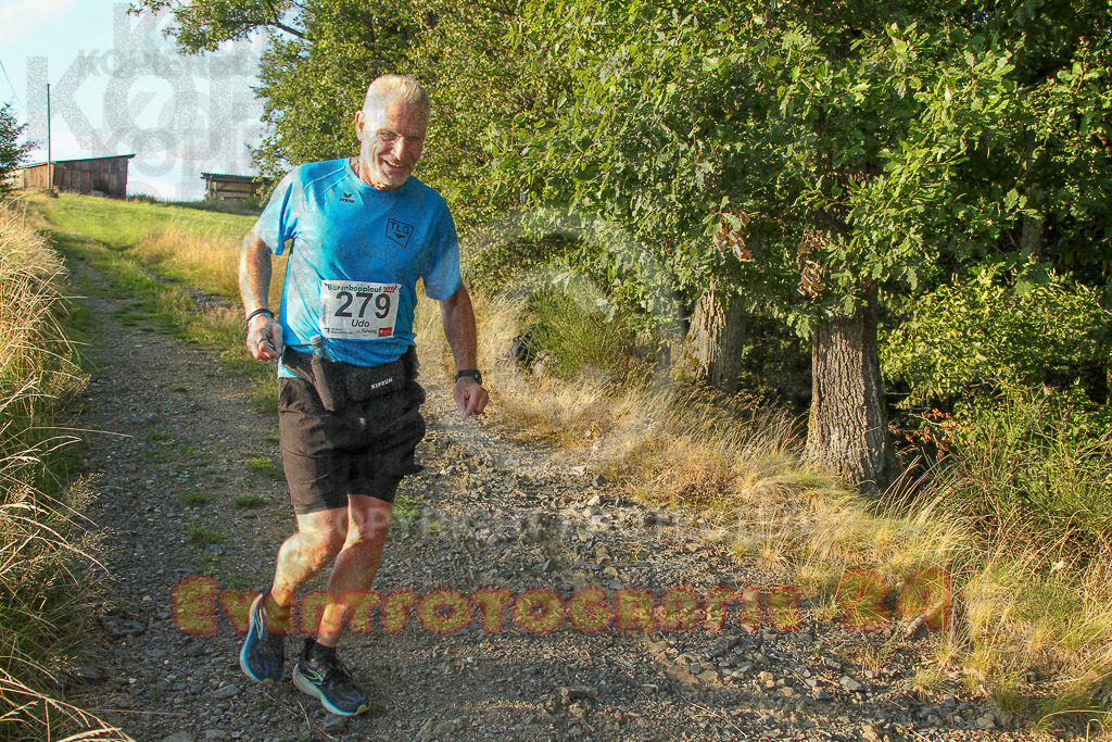 250801_1937_EV4_8828 | Sportfotografie im Rhein-Sieg Kreis, Köln, Bonn, NRW, Rheinland Pfalz, Hessen, etc. Unser Tätigkeitsfeld umfasst den Laufsport vom Volkslauf über den Marathon, Duathlon, Triathon bis zum Ultralauf wie Kölnpfad Ultra oder Schindertrail.
