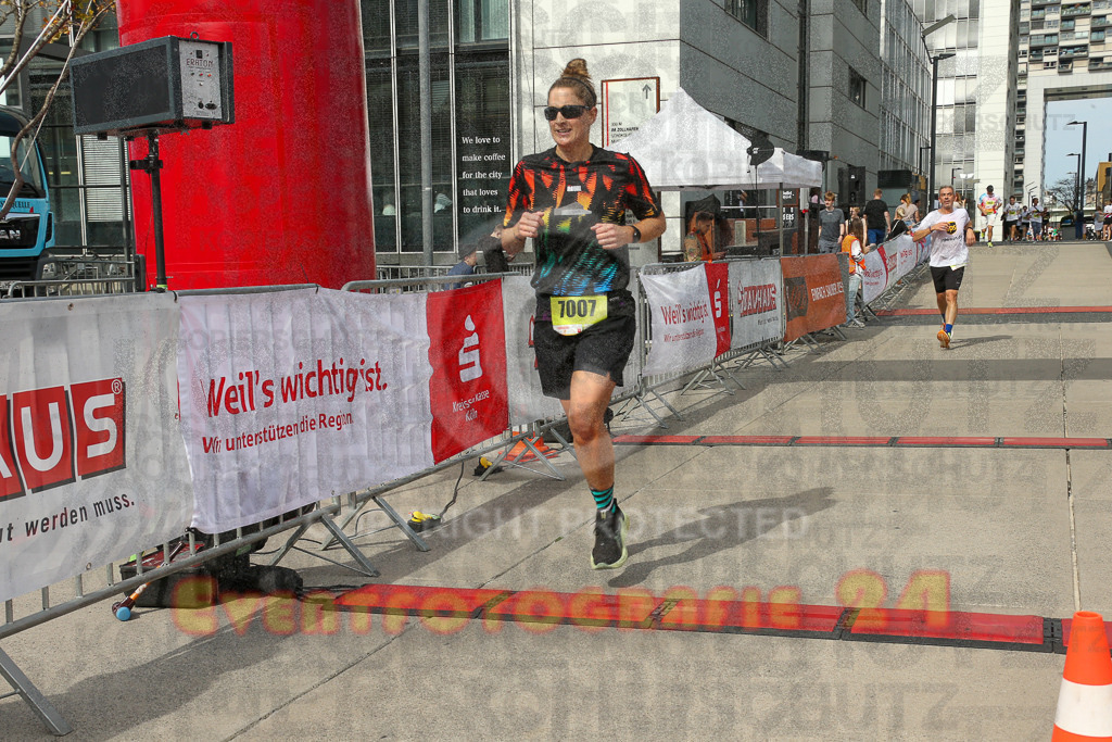 250920_1327_EX1_4653 | Sportfotografie im Rhein-Sieg Kreis, Köln, Bonn, NRW, Rheinland Pfalz, Hessen, etc. Unser Tätigkeitsfeld umfasst den Laufsport vom Volkslauf über den Marathon, Duathlon, Triathon bis zum Ultralauf wie Kölnpfad Ultra oder Schindertrail.