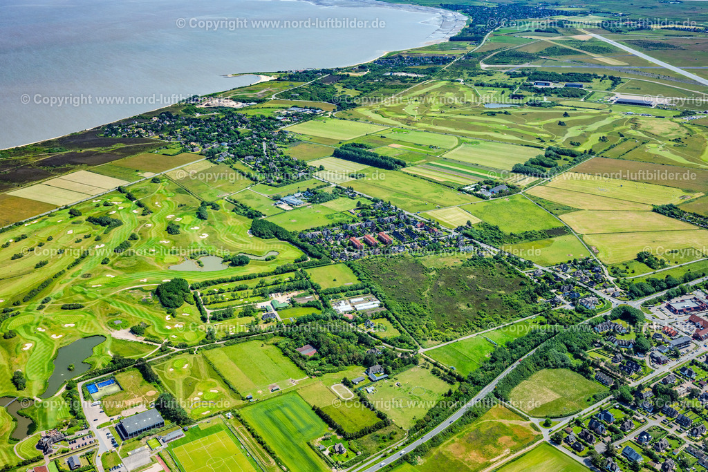 Sylt_Wenningstedtbraderup_Petersen_Stephanie_Tierärztin_Gestüt_Sölring_ELS_6984210625 | WENNINGSTEDT-BRADERUP (SYLT) 13.06.2025 Gebäude des Reitstall und Reiterhof " Sölring " an der Straße Terp Wai in Wenningstedt-Braderup (Sylt) auf der Insel Sylt im Bundesland Schleswig-Holstein, Deutschland. // Building of stables " Soelring " on street Terp Wai in Wenningstedt-Braderup (Sylt) on the island of Sylt in the state Schleswig-Holstein, Germany. Foto: Martin Elsen