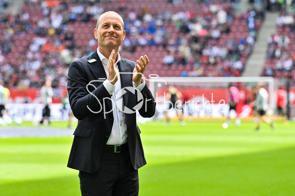 FC Augsburg - SG Eintracht Frankfurt | Im Bild Jess THORUP Trainer FC Augsburg vor der Partie gegen Frankfurt / Einzelfoto / Freisteller / Bundesliga: FC Augsburg - Eintracht Frankfurt, WWK Arena am 20.04.2025