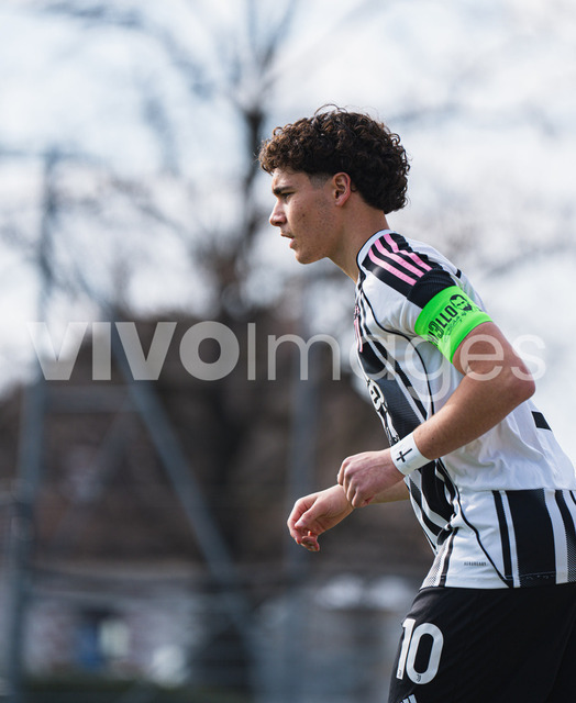 juv_lut_fmachado-0085 | Images from the Juniors B match between Juventus Academy and FC Lutry, played on 18 March 2026 in Lutry, Switzerland, featuring players, coaching staff and match action throughout the game.