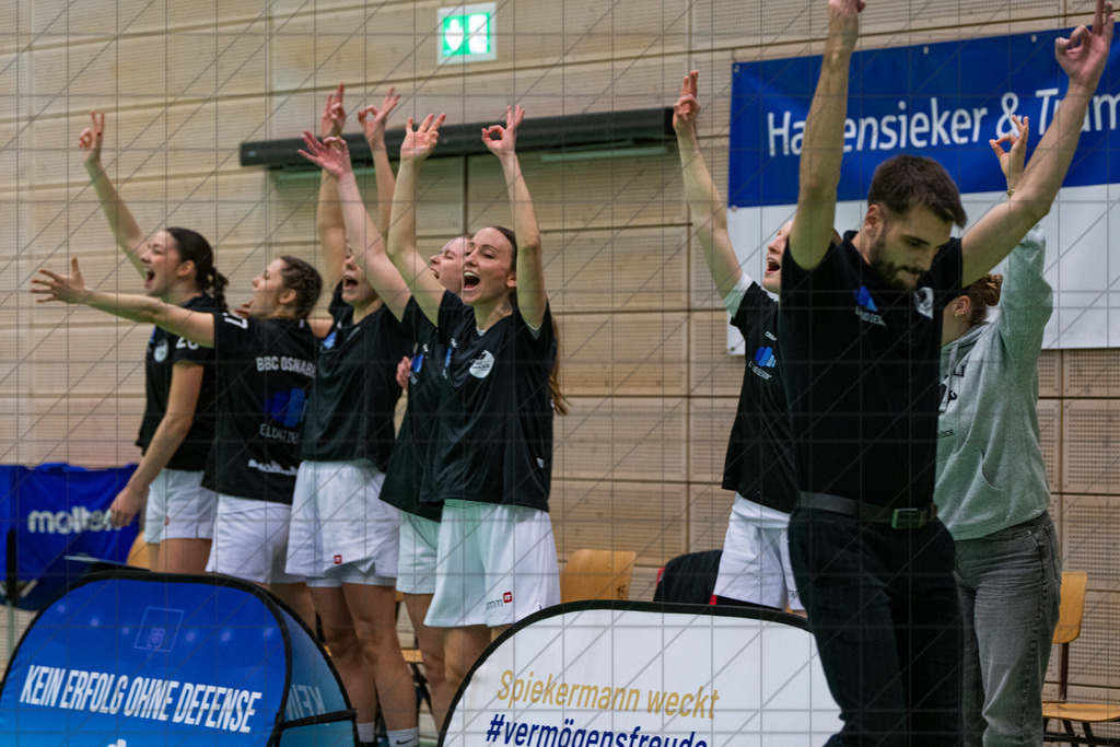 2. DBBL Nord 25/26 | Spieltag 08 | BBC Osnabrück vs. LionPride Braunschweig | 16.11.25: 2. DBBL Nord 25/26 | Spieltag 08 | BBC Osnabrück vs. LionPride Braunschweig / Osnabrück / Deutschland  //   CREDIT:www.bullenfotos.de, Martin König, Hörner Weg 40, D-49078 Osnabrück, +4917663732967 // Nutzung und Weitergabe nur zu den vereinbarten Zwecken. Presseanfragen an Ersteller. Alle Rechte beim Ersteller. Honorierung nach MFM. - Realisiert mit Pictrs.com