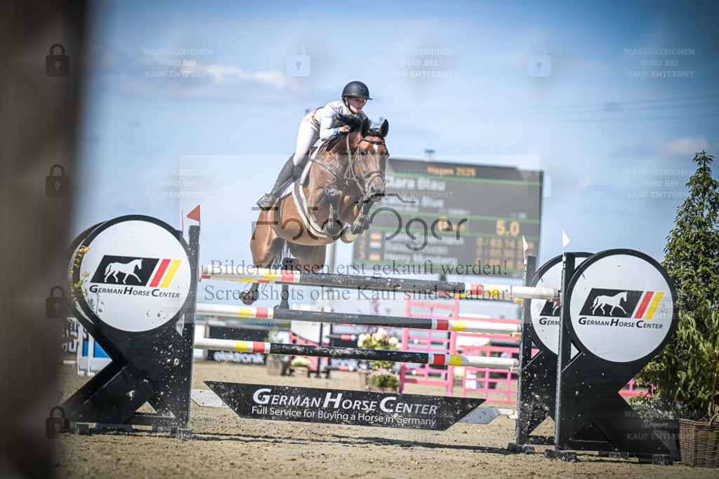 DOS_3713 | Entdecke hochwertige Reitturnierfotos von Foto Oger. Professionell, emotional und authentisch – jetzt Lieblingsmomente im Shop bestellen. - Realisiert mit Pictrs.com