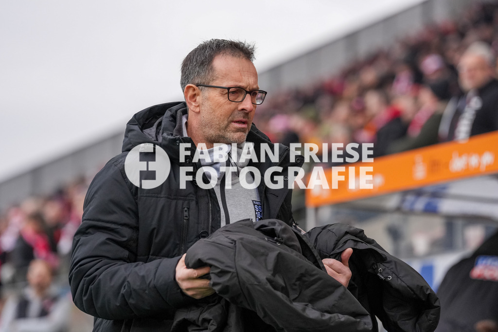 GER Rot-Weiss Essen vs. SSV Ulm, Fussball, 3. Liga, Spieltag 19, Saison 2025/2026, 20.12.2025 | GER Rot-Weiss Essen vs. SSV Ulm, Fussball, 3. Liga, Spieltag 19, Saison 2025/2026, 20.12.2025Foto: Fabian Friese - Realisiert mit Pictrs.com