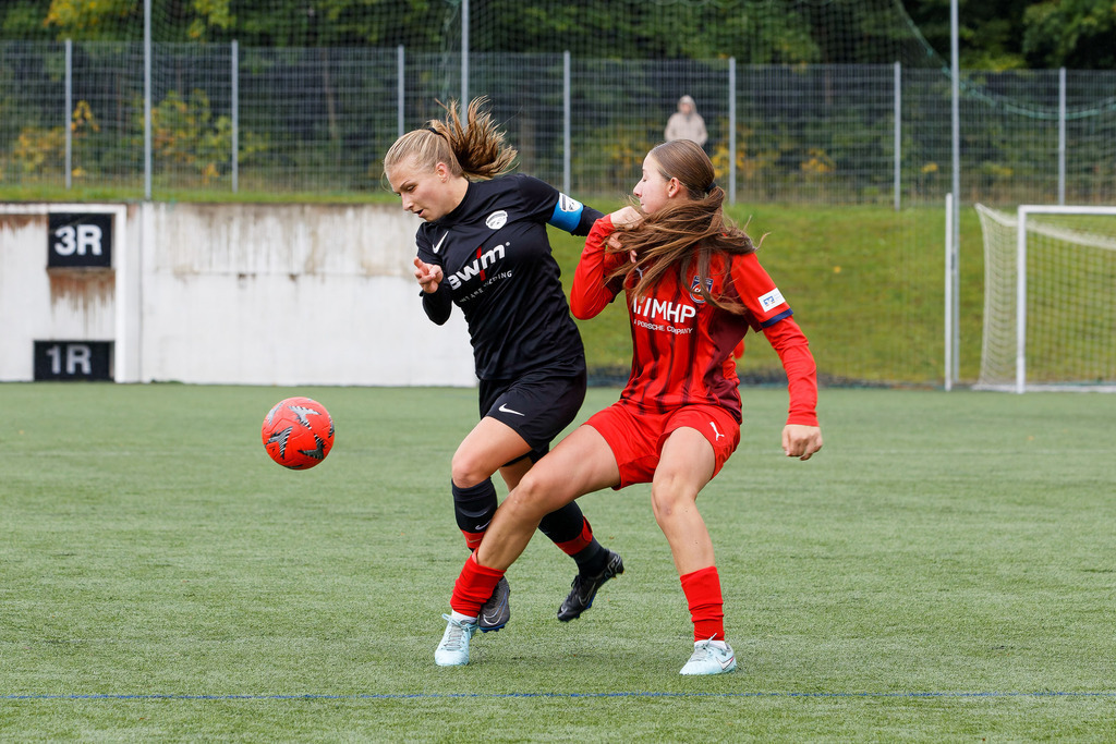 FCHHOH_251005_7180 | 1.FC Heidenheim 1846 II vs. SGM Hohenmemmingen/Sontheim, Fußball, Frauen, Bezirksliga, 2025/2026, 4. Spieltag, 05.10.2025 in Heidenheim, Kunstrasen b. Voith-Arena West(Foto: Michael Bulling) - Realisiert mit Pictrs.com