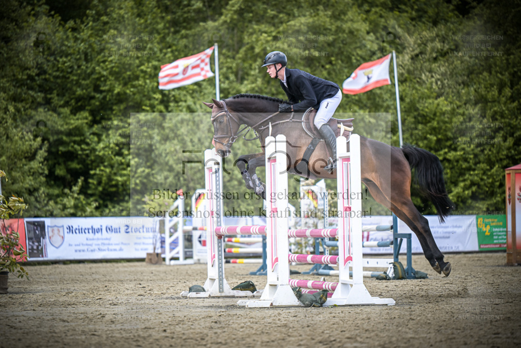 DOS_0287 | Entdecke hochwertige Reitturnierfotos von Foto Oger. Professionell, emotional und authentisch – jetzt Lieblingsmomente im Shop bestellen. - Realisiert mit Pictrs.com