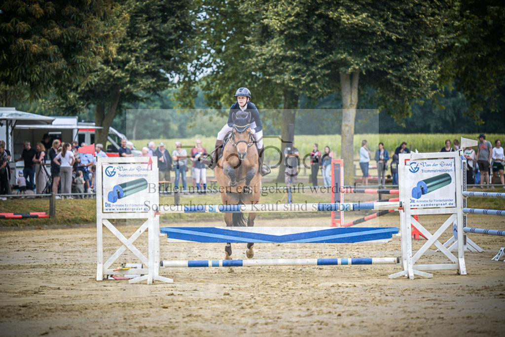 DOS_2275 | Entdecke hochwertige Reitturnierfotos von Foto Oger. Professionell, emotional und authentisch – jetzt Lieblingsmomente im Shop bestellen.Deutschlandweite Turnierfotografie. - Realisiert mit Pictrs.com