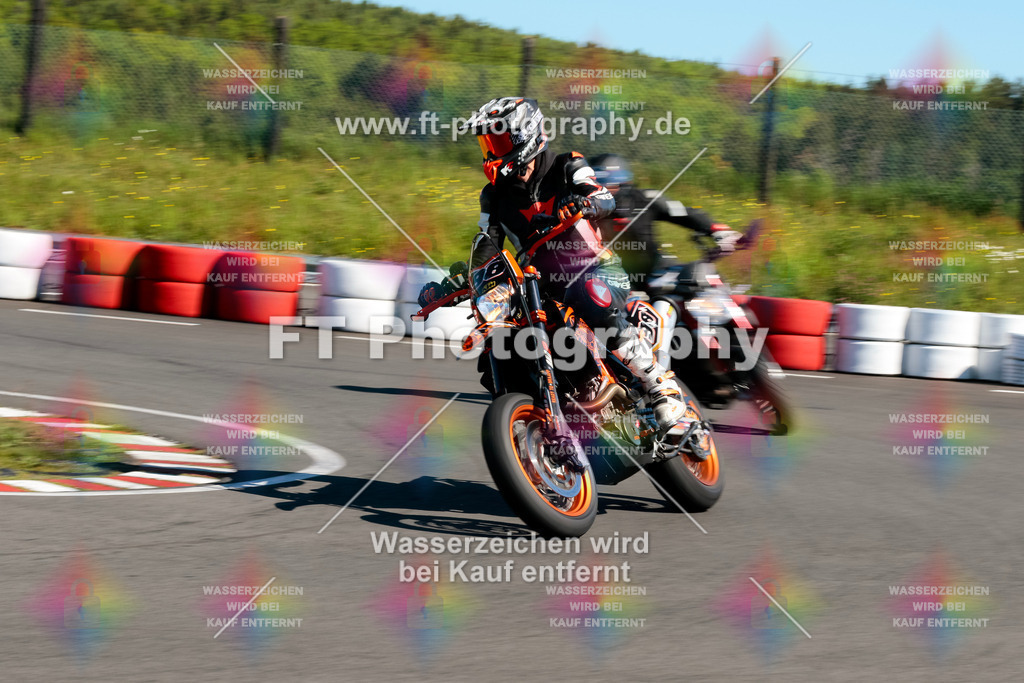 Moto-TeamOBK-21773 | Hier findet Ihr Bilder von Touristenfahrten auf der Nürburgring Nordschleife oder von anderen Veranstaltungen die ich besucht habe. Viel Spass beim Durch Schauen 