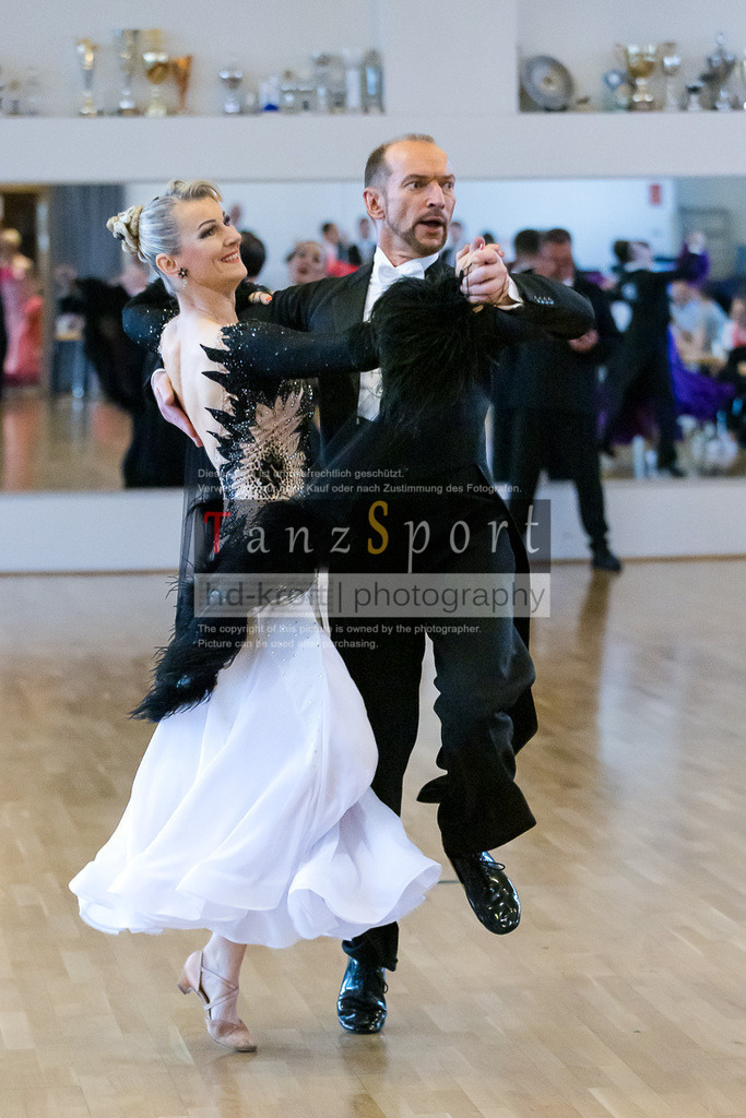 20240525_RL-Masters3-Std_7084 | Tanzsportbilder, Standardtanz, Lateintanz, WDSF, DTV, LTVB, dancecomp, goc, hessen tanzt, blaues band der spree, walzer, tango, wiener walzer, slowfox, quickstepp, samba, rumba, cha-cha-cha, paso doble. jive, hd-kroft photography, turniertanzsport