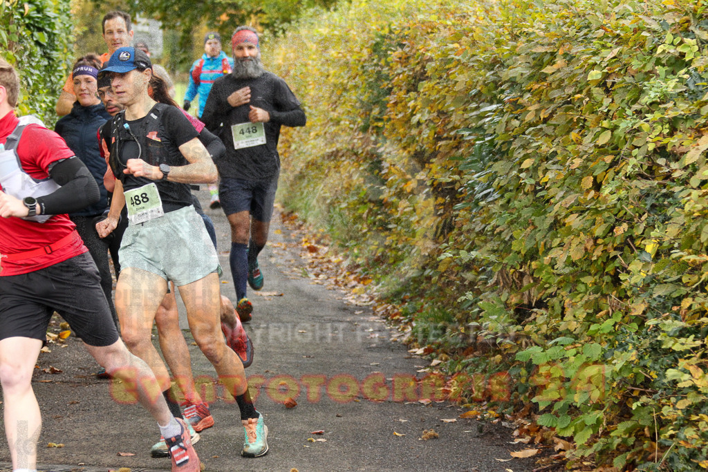 251026_1004_EV4_4011 | Sportfotografie im Rhein-Sieg Kreis, Köln, Bonn, NRW, Rheinland Pfalz, Hessen, etc. Unser Tätigkeitsfeld umfasst den Laufsport vom Volkslauf über den Marathon, Duathlon, Triathon bis zum Ultralauf wie Kölnpfad Ultra oder Schindertrail.
