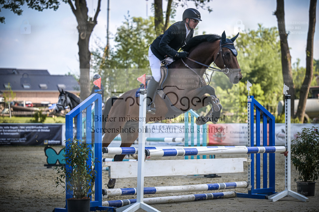 DOS_5367 | Entdecke hochwertige Reitturnierfotos von Foto Oger. Professionell, emotional und authentisch – jetzt Lieblingsmomente im Shop bestellen. - Realisiert mit Pictrs.com