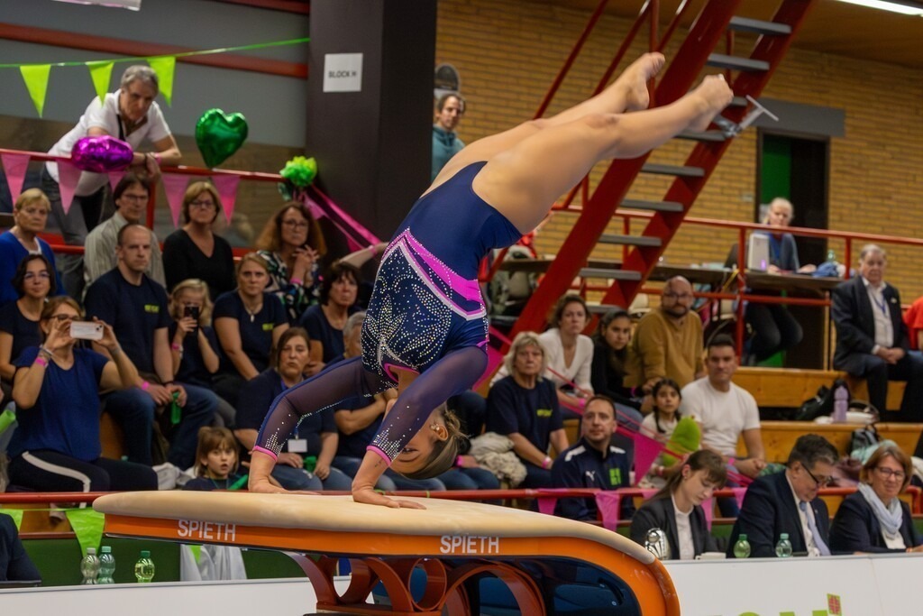 Deutsche Turnliga DTL (Bundesliga) der Frauen, 3. Wettkampftag 2025 in Ketsch***Kiara Raffin (TG Mannheim) am Sprung | Deutsche Turnliga DTL (Bundesliga) der Frauen, 3. Wettkampftag 2025 in Ketsch***Kiara Raffin (TG Mannheim) am Sprung - Realisiert mit Pictrs.com