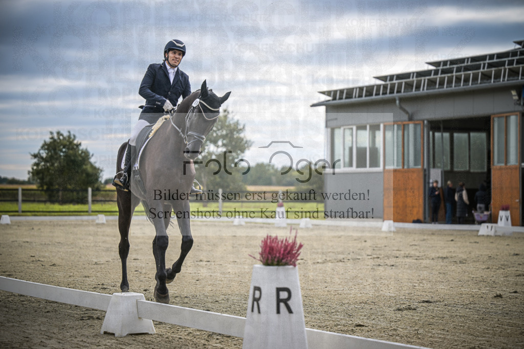 DOS_0347 | Entdecke hochwertige Reitturnierfotos von Foto Oger. Professionell, emotional und authentisch – jetzt Lieblingsmomente im Shop bestellen.Deutschlandweite Turnierfotografie. - Realisiert mit Pictrs.com