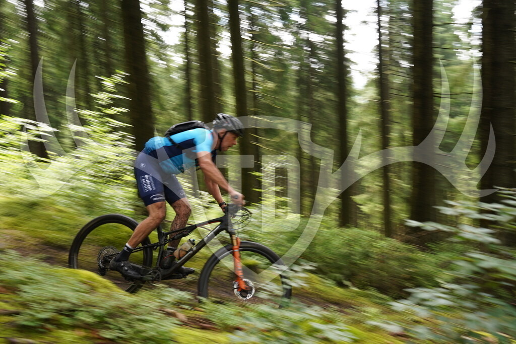 DSC04360 | Fotogalerie der Treibjagd im Dunkelwald - Dein MTB Etappenrennen im Erzgebirge - Realisiert mit Pictrs.com