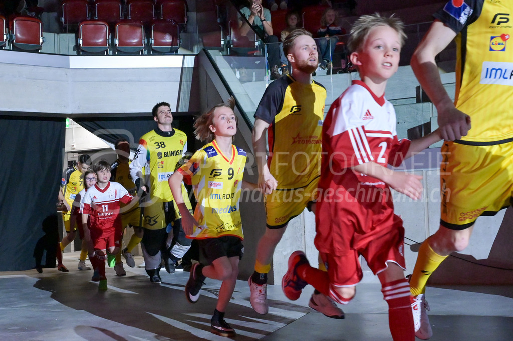 HC Rychenberg vs Basel Regio - 19. November 2022 | HC Rychenberg vs Basel Regio
AXA Arena, Winterthur
Noah Püntener (#19 HC Rychenberg) und Luca Locher (#38 HC Rychenberg).
Bild: Sportfotografie Markus Aeschimann | www.markus-aeschimann.ch - Realisiert mit Pictrs.com