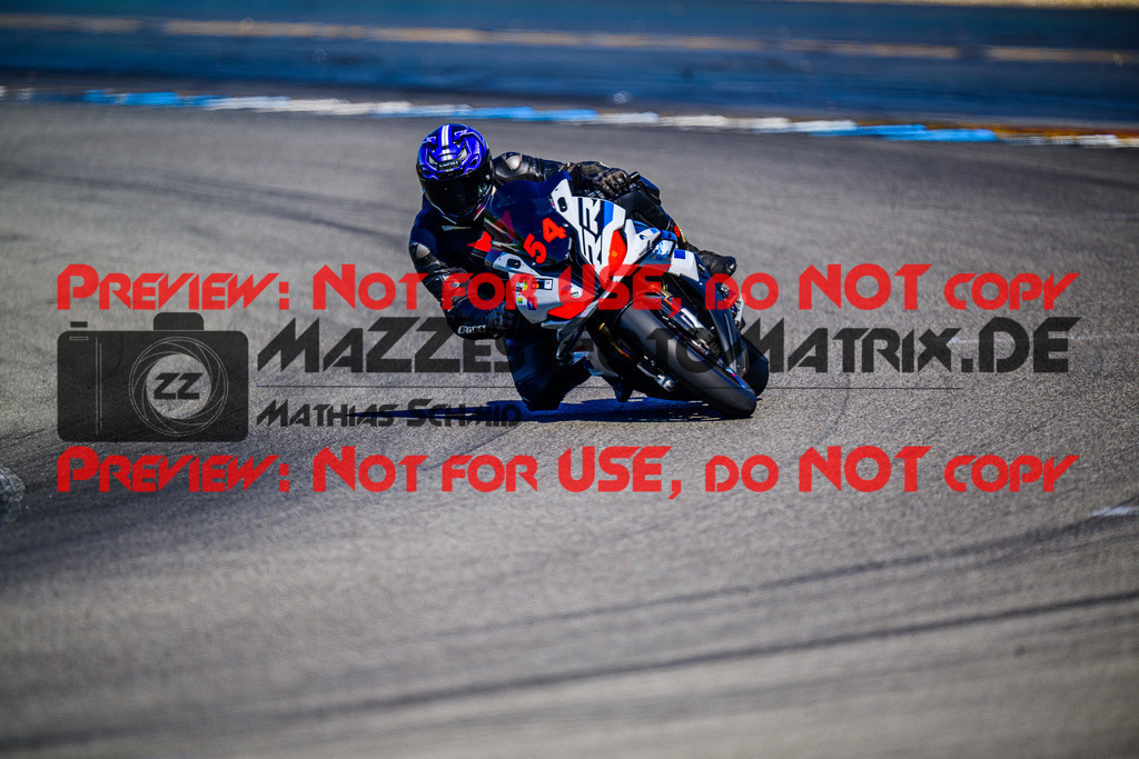 MaZZes_FotoMatrix_240520_6007705_8362 | WEISS