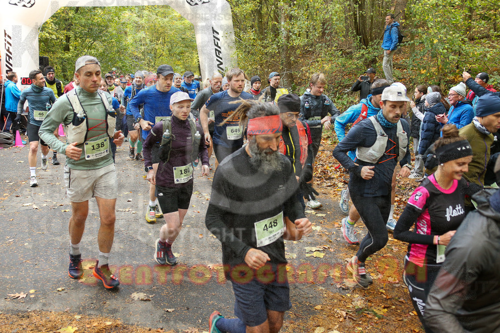 251026_1001_EX1_9615 | Sportfotografie im Rhein-Sieg Kreis, Köln, Bonn, NRW, Rheinland Pfalz, Hessen, etc. Unser Tätigkeitsfeld umfasst den Laufsport vom Volkslauf über den Marathon, Duathlon, Triathon bis zum Ultralauf wie Kölnpfad Ultra oder Schindertrail.