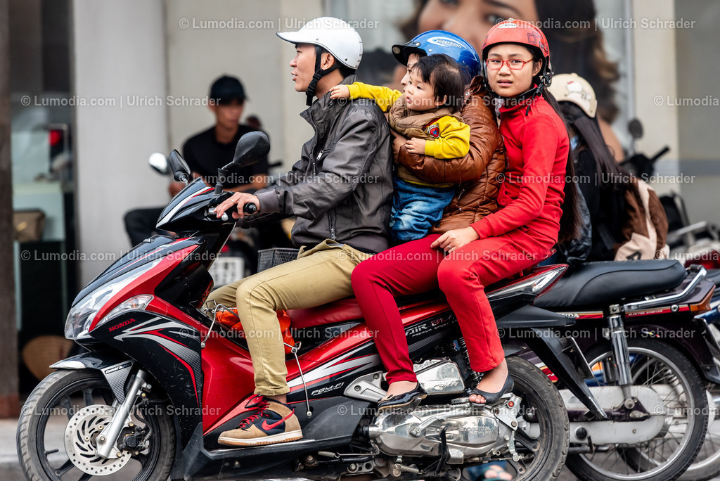 202510-122 | Stockfoto und Bilderpool mit Bildmaterial aus Deutschland, dem Harz, Halberstadt, Quedlinburg, Wernigerode und weltweit. Qualitativ hochwertige und professionelle Fotos anschauen und kaufen. - Realisiert mit Pictrs.com
