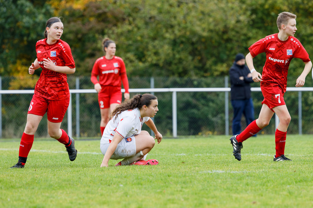 FCEFCH_251012_2257 | Fotopresso – Sportfotografie in Heidenheim & Umgebung. Professionelle Sportfotografie für unvergessliche Momente. Dynamische Action-Shots, emotionale Szenen & hochwertige Bilder. - Realisiert mit Pictrs.com