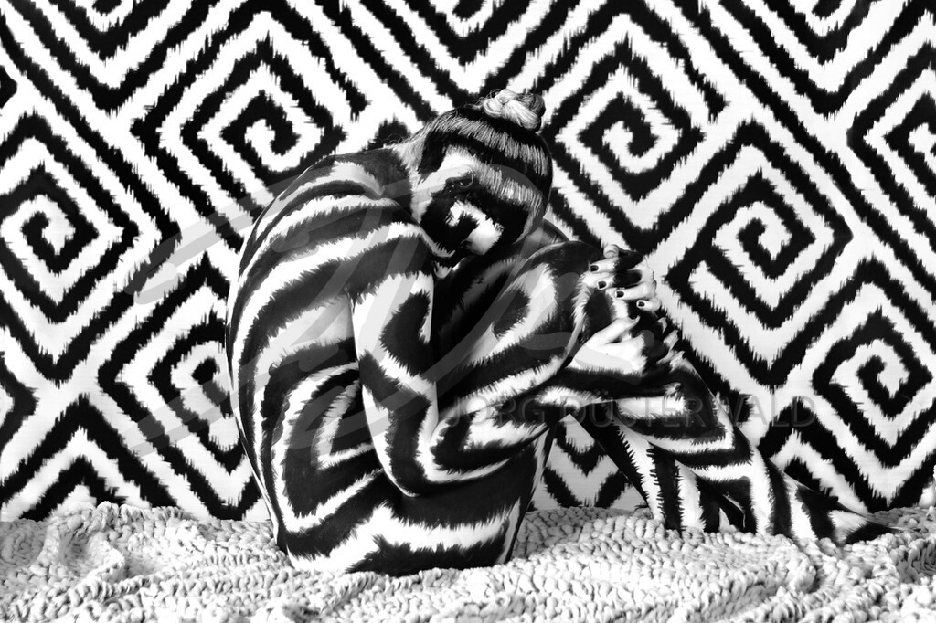 Bodypainting-GRAPHIC_9895 | #001 | Modell: Katey | Foto: Uwe Schmida - Realisiert mit Pictrs.com