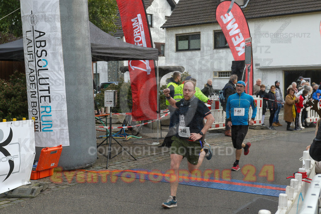 221127_1215_EV9_3473 | Sportfotografie im Rhein-Sieg Kreis, Köln, Bonn, NRW, Rheinland Pfalz, Hessen, etc. Unser Tätigkeitsfeld umfasst den Laufsport vom Volkslauf über den Marathon, Duathlon, Triathon bis zum Ultralauf wie Kölnpfad Ultra oder Schindertrail.