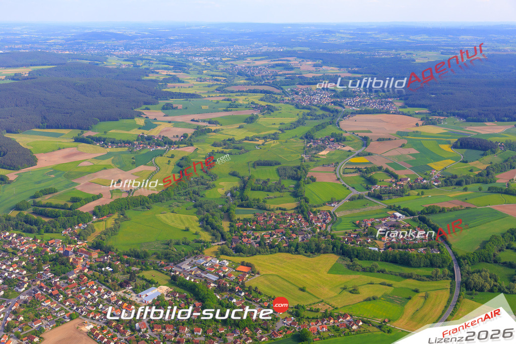 Die Luftaufnahme der Stadt Neudrossenfeld wurde vom UL-Flugzeug heraus erstellt ( keine Drohne )- hohe Auflösung für beste Qualität