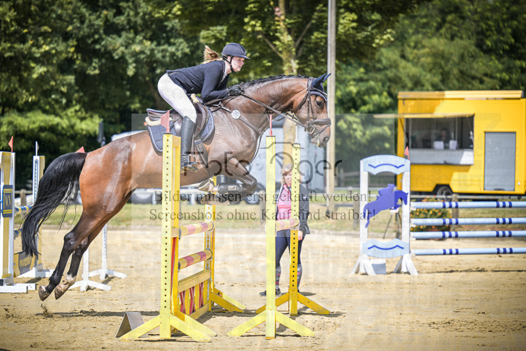 DOS_7310 | Entdecke hochwertige Reitturnierfotos von Foto Oger. Professionell, emotional und authentisch – jetzt Lieblingsmomente im Shop bestellen.Deutschlandweite Turnierfotografie. - Realisiert mit Pictrs.com