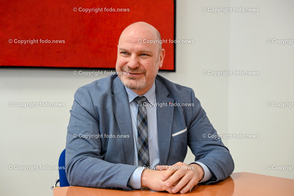 Peter Binder (3.Landtagspraesident_ SP)_ 17.04.2023-10 | 17.04.2023, Linz, AUT, Peter Binder (3. Landtagspraesident, SP), im Bild Peter Binder (3. Landtagspraesident, SP, Ooe Landtag)