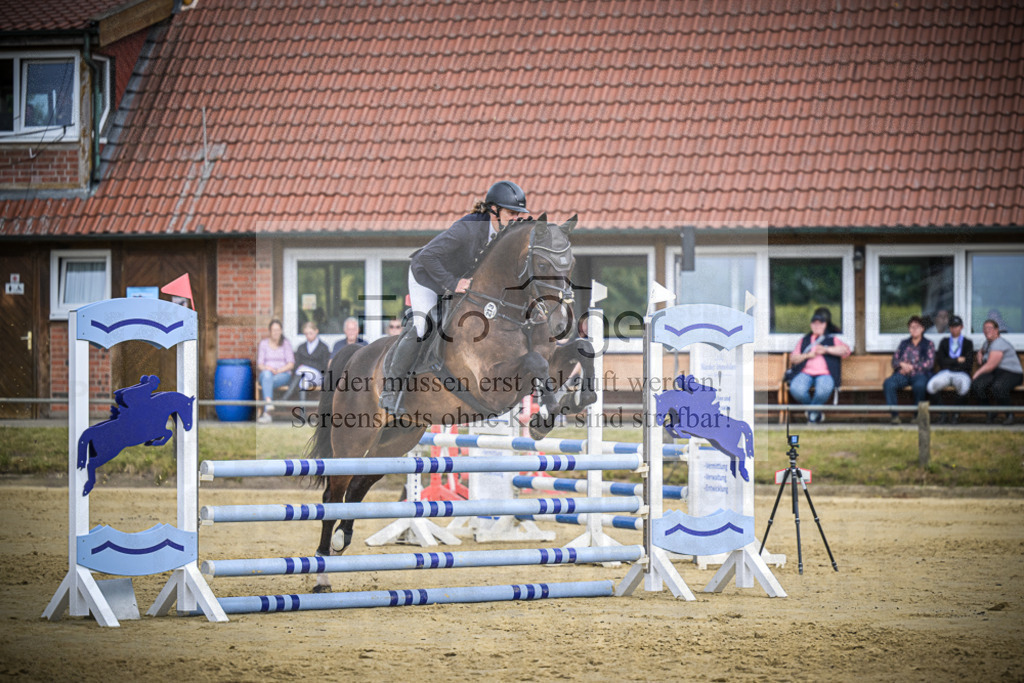 DOS_4333 | Entdecke hochwertige Reitturnierfotos von Foto Oger. Professionell, emotional und authentisch – jetzt Lieblingsmomente im Shop bestellen.Deutschlandweite Turnierfotografie. - Realisiert mit Pictrs.com