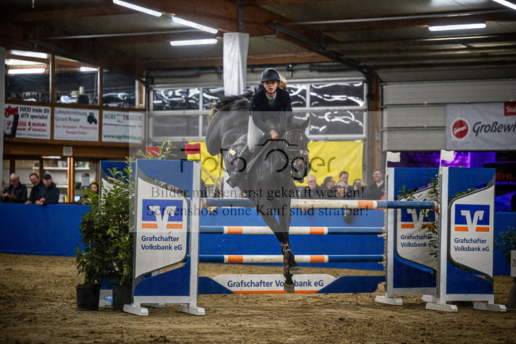 DOS_1855 | Entdecke hochwertige Reitturnierfotos von Foto Oger. Professionell, emotional und authentisch – jetzt Lieblingsmomente im Shop bestellen.Deutschlandweite Turnierfotografie. - Realisiert mit Pictrs.com