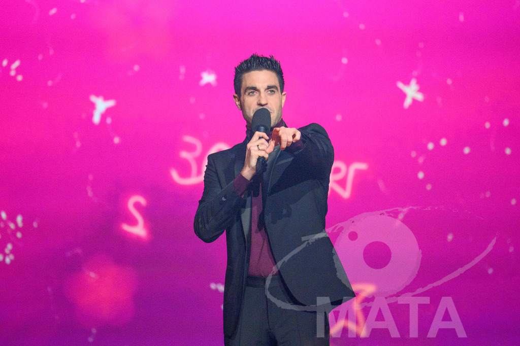 _DWA1377 | Dominik Glöbl bei '30 Jahre Sternstunden-Gala 2023' in der Frankenhalle. Nürnberg, 15.12.2023 - Realisiert mit Pictrs.com