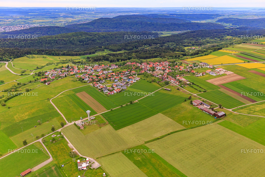 Ortsansicht von Süden | Luftbild: Ortsansicht von Süden im Ortsteil Brittheim in Rosenfeld im Bundesland Baden-Württemberg in Deutschland. Foto: IMG_114626.jpg vom 31.05.2019 durch Werner Riehm/FLY-FOTO.de - Realisiert mit Pictrs.com