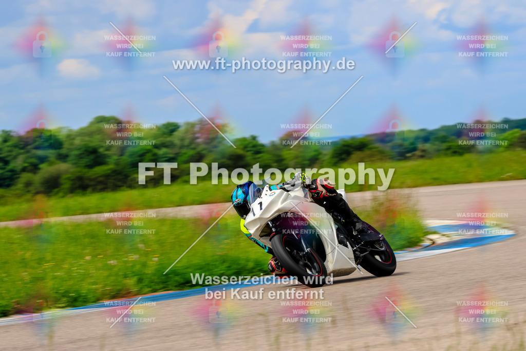 MotoTeam-1086 | Hier findet Ihr Bilder von Touristenfahrten auf der Nürburgring Nordschleife oder von anderen Veranstaltungen die ich besucht habe. Viel Spass beim Durch Schauen 