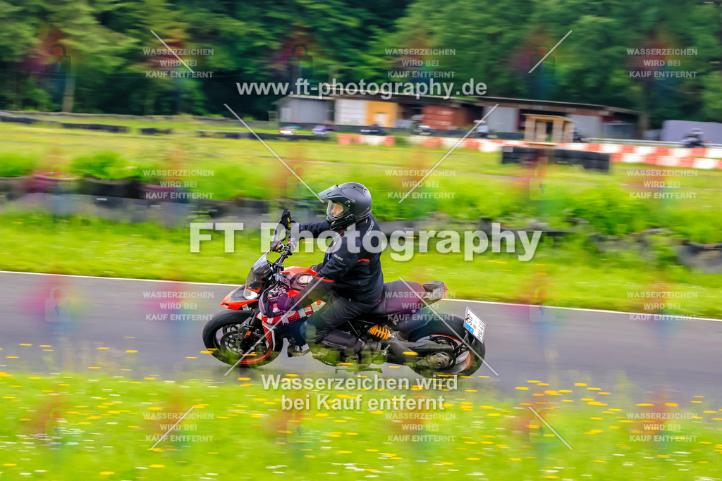 VBK-7174 | Hier findet Ihr Bilder von Touristenfahrten auf der Nürburgring Nordschleife oder von anderen Veranstaltungen die ich besucht habe. Viel Spass beim Durch Schauen 