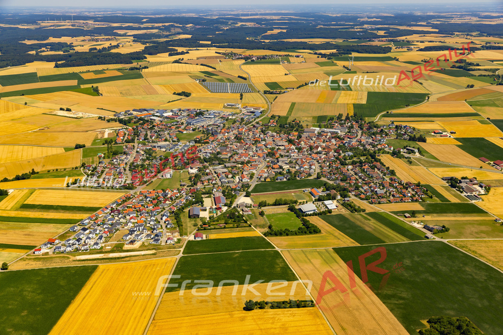 Aktuelles Luftbild von  Nellingen - Die Luftaufnahme wurde 2022 mittels UL-Flugzeug erstellt ( keine Drohne ) - hochauflösende Kamera-Systeme von  Canon -Beste Qualität - Für grossformatige Ausdrucke geeignet. Die Geschenkidee !