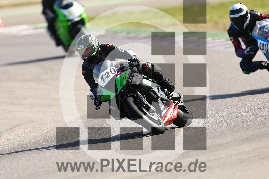 0720-20260426_01044 | Schöne Erinnerungen an spannende Momente - das festzuhalten ist unser Job. PIXELrace.de ist seit 2003 auf den Rennstrecken Europas unterwegs um die Action draußen beim Fahren und die wunderbare Stimmung imm Fahrerlager für euch einzufangen.