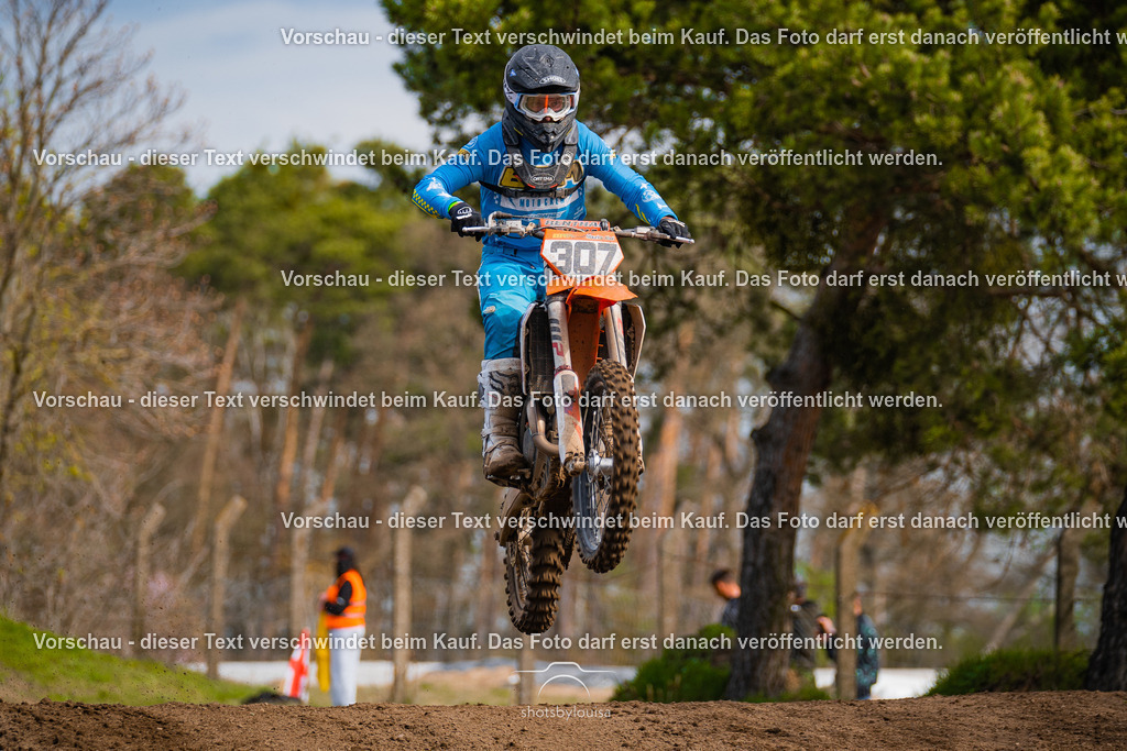 04_13_Bensdorf_MX1-1819 | Sportfotografin aus Berlin-Brandenburg mit Fokus auf Motocross. Ich halte deine sportliche Leistung und echte Emotionen auf und neben der Strecke professionell fest. Entdecke die Fotos von deinem Rennen und bestelle sie direkt hier im Shop.