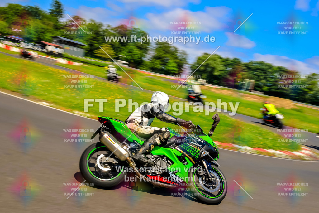 VBK-8097 | Hier findet Ihr Bilder von Touristenfahrten auf der Nürburgring Nordschleife oder von anderen Veranstaltungen die ich besucht habe. Viel Spass beim Durch Schauen 