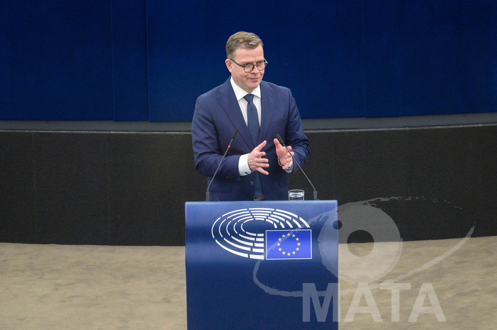 _DWI6415 | Finnischen Premierminister Petteri Orpo spricht vor dem Parlament im Plenarsaal des Europäischen Parlaments. Straßburg, 13.03.2024 - Realisiert mit Pictrs.com